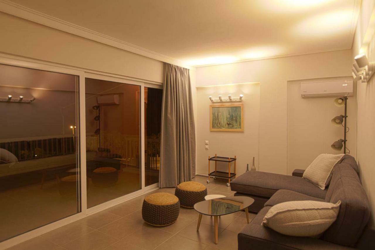 Seaside Renovated Top Floor Apartment Saronida Ngoại thất bức ảnh
