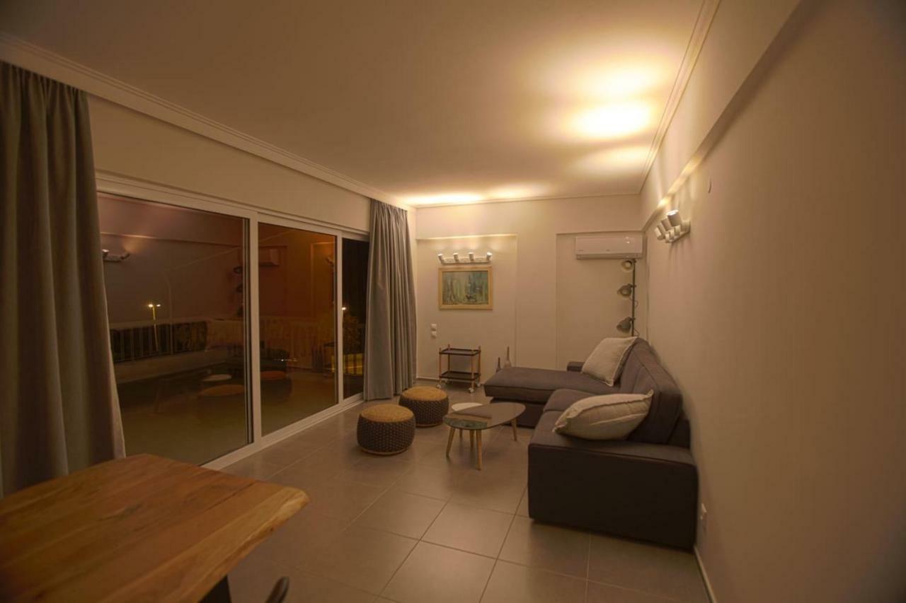 Seaside Renovated Top Floor Apartment Saronida Ngoại thất bức ảnh